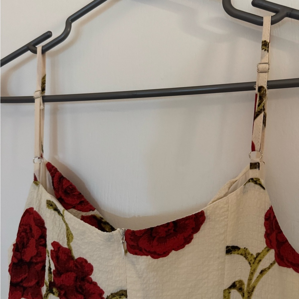Medium Floral Dress – New | Elegant, Feminine & Flowy - Picture 6 of 10